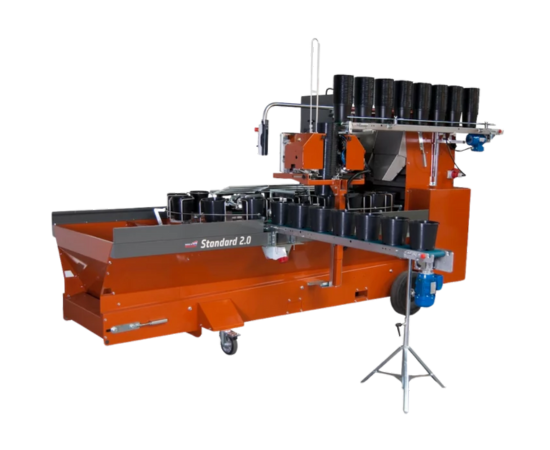 Javo Standard 2.0 remplissage La Javo Standard 2.0 est conçue pour assurer un remplissage rapide, homogène et précis des pots. Son système automatisé permet d’éliminer les erreurs humaines, garantissant ainsi un résultat constant et de haute qualité à chaque cycle